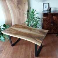 стол из натурального дерева фото